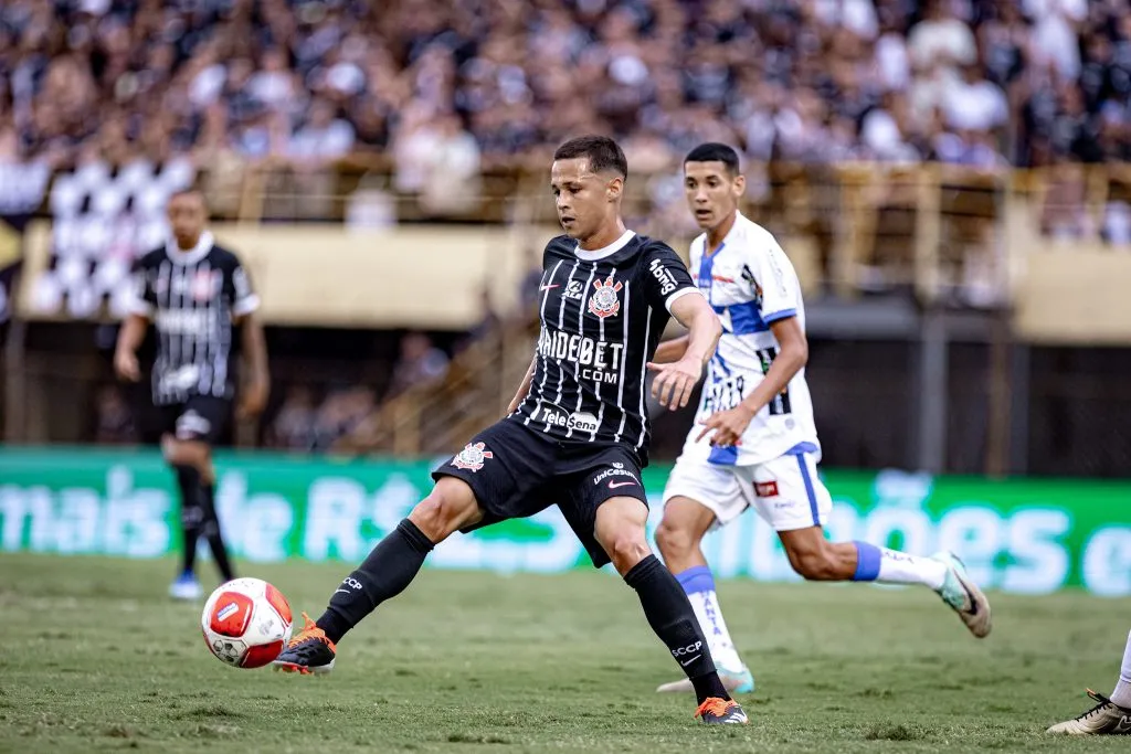 Matheus Araujo  jogador do Corinthians durante partida contra o Agua Santa no estádio Primeiro de Maio pelo campeonato Paulista 2024. Foto: Leonardo Lima/AGIF