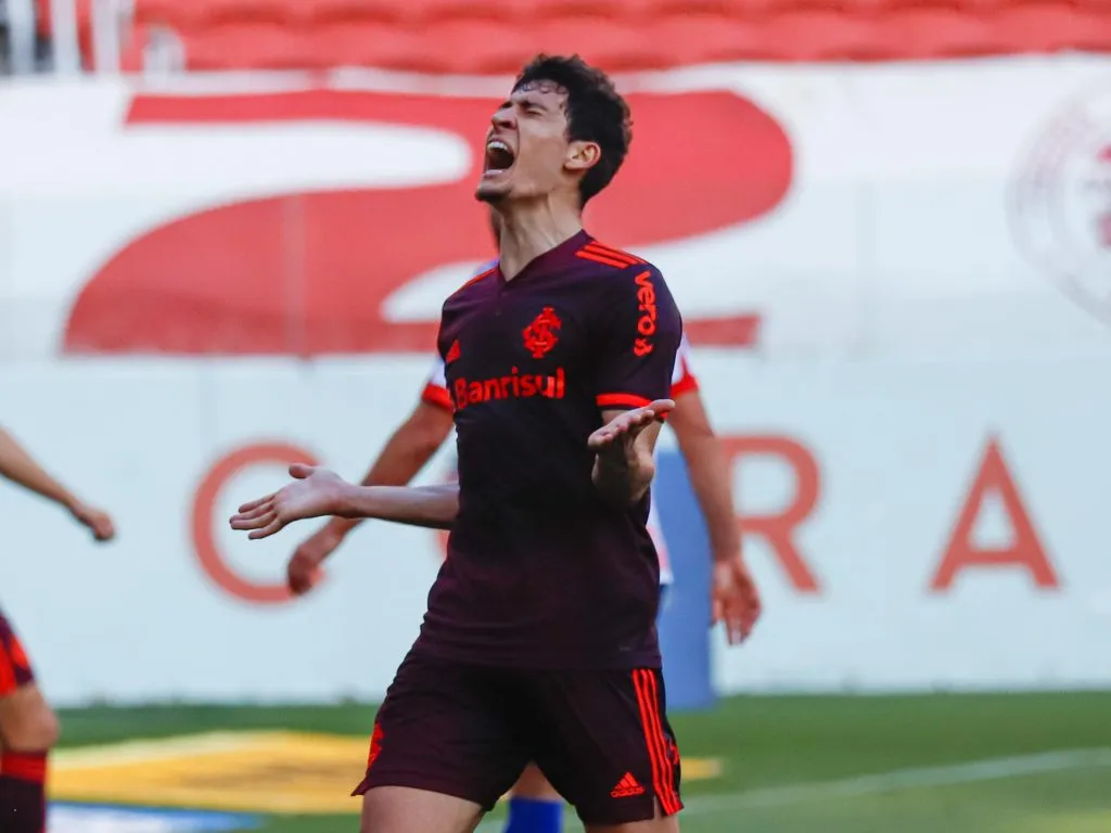 RS – Porto Alegre – 26/09/2021 – BRASILEIRO A 2021 – INTERNACIONAL X BAHIA – Rodrigo Dourado jogador do Internacional comemora seu gol durante partida contra o Bahia no estadio Beira-Rio pelo campeonato Brasileiro A 2021. Foto: Maxi Franzoi/AGIF