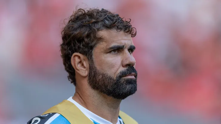 Diego Costa, jogador do Grêmio, durante partida contra o Internacional (Foto: Liamara Polli/AGIF)