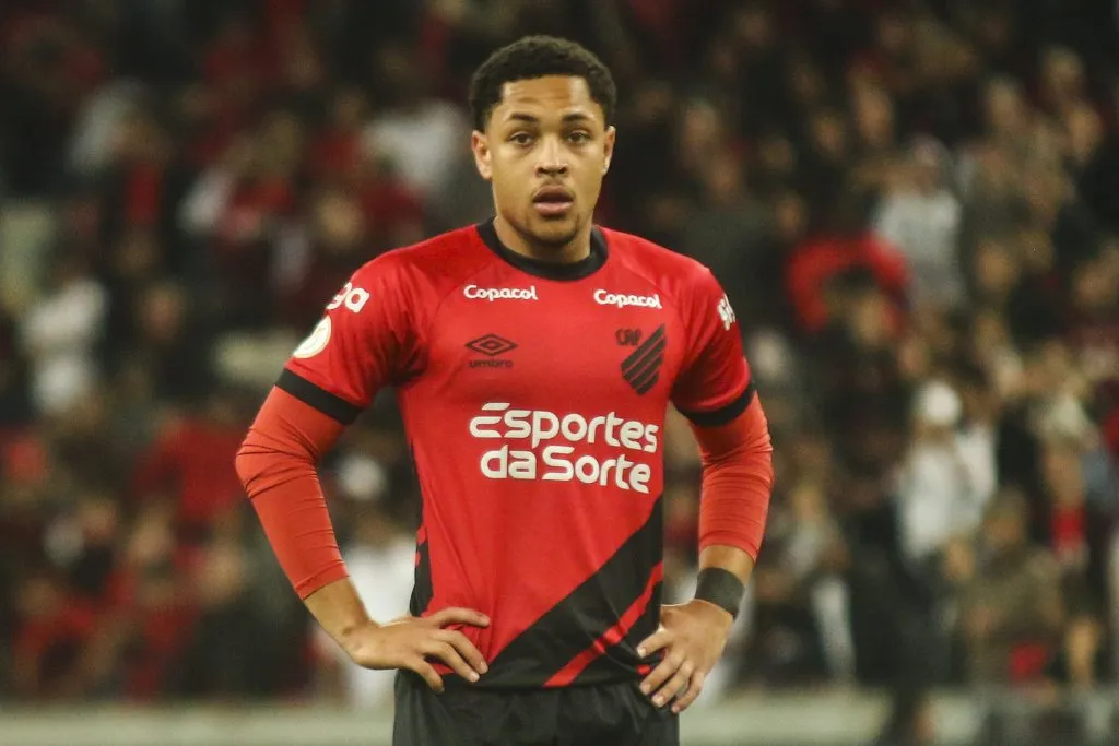 Vitor Roque durante partida contra o Vasco no Campeonato Brasileiro A 2023. Foto: Gabriel Machado/AGIF