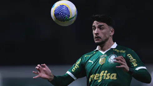 Piquerez, jogador do Palmeiras, durante partida contra o RB Bragantino pelo Brasileirão Betano.