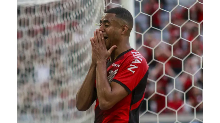 Erick durante confronto contra o Internacional no Brasileirão de 2022.