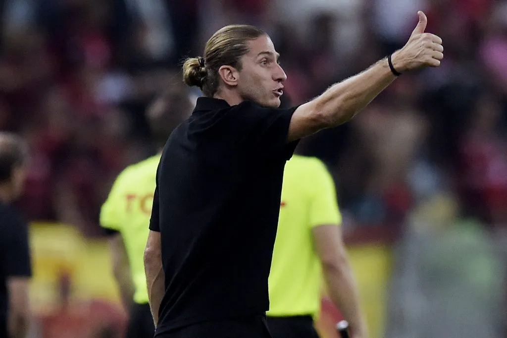 Filipe Luís (foto) já conversou com José Boto e pediu reforços para o elenco do Flamengo. Foto: Alexandre Loureiro/AGIF