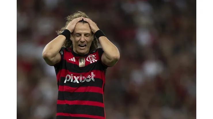 David Luiz durante confronto contra o Atlético-MG no Brasileirão 2024.