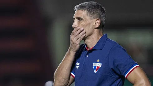 Vojvoda, técnico do Fortaleza, durante partida contra o Atletico-GO pelo Brasileirão Betano.