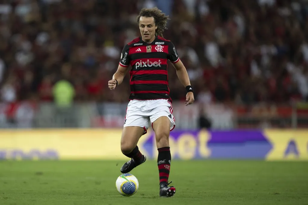 David Luiz, jogador do Flamengo, durante partida contra o Atlético-MG (Foto: Jorge Rodrigues/AGIF)