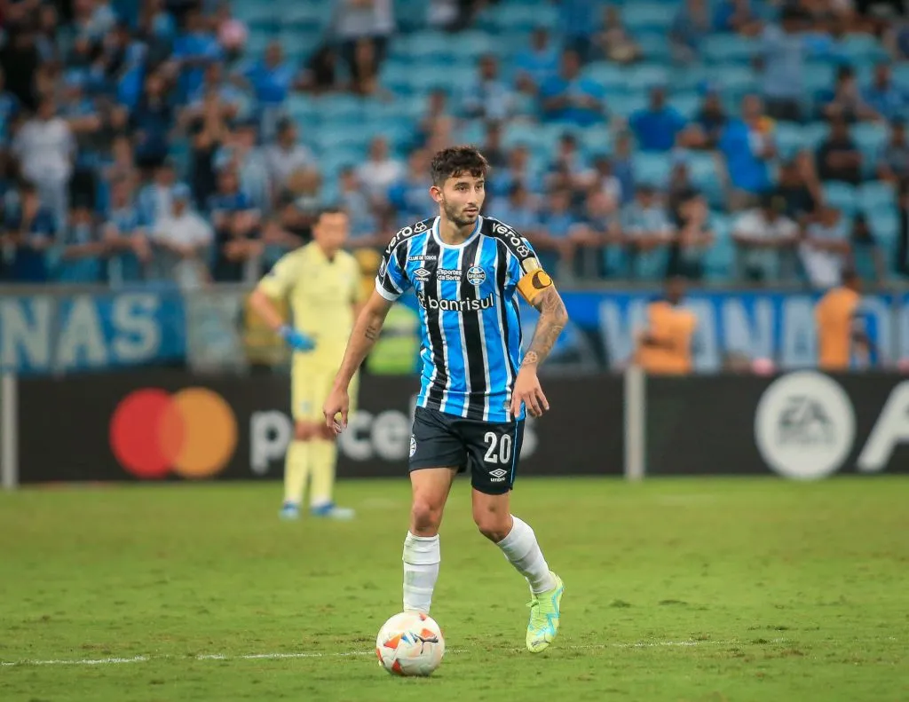Mathias Villasanti jogador do Gremio durante partida contra o Huachipato no estadio Arena do Gremio pelo campeonato Copa Libertadores 2024. Foto: Giancarlo Santorum/AGIF