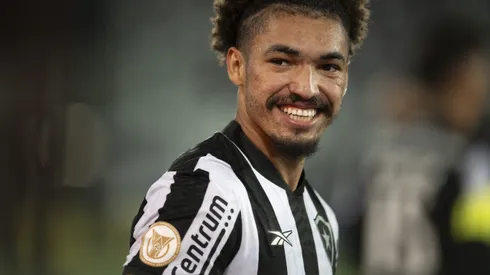 Adryelson durante confronto contra o Internacional no Brasileirão 2023.