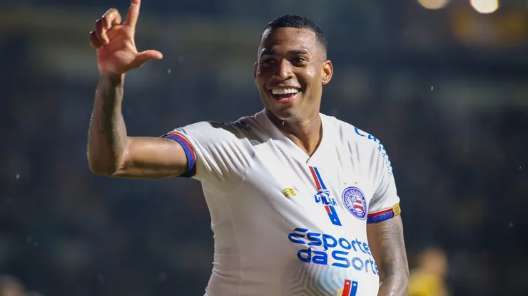 Jean Lucas, jogador do Bahia, comemora seu gol durante partida contra o Criciúma pela Copa Betano do Brasil.