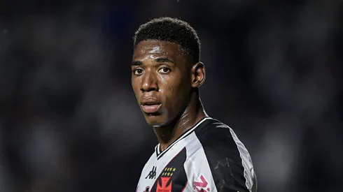 Léo pode sair do Vasco em 2025.