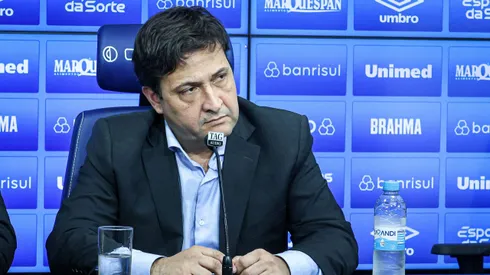 Alberto Guerra, presidente do Grêmio, durante coletiva de imprensa.