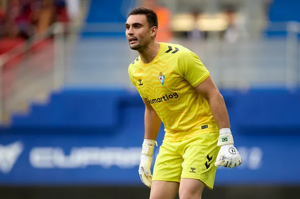 Gabriel Fuzato atuando no Eibar-ESP –  (Photo by Ion Alcoba Beitia/Getty Images)