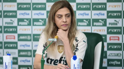 A Presidente do Palmeiras, Leila Pereira, durante coletiva de imprensa (Foto: Ettore Chiereguini/AGIF)