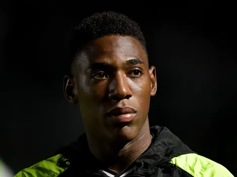 Zagueiro do Cruzeiro pode substitutir Léo no Vasco da Gama