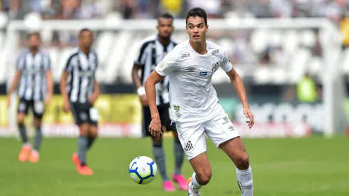 Felipe Aguilar jogador do Santos durante partida contra o Botafogo no estadio Engenhao pelo campeonato Brasileiro A 2019.