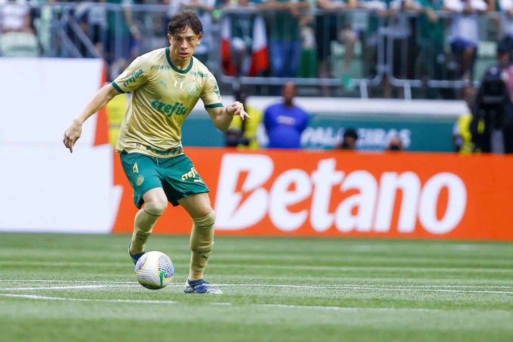 Giay jogador do Palmeiras durante partida contra o Fluminense no estadio Arena Allianz Parque pelo campeonato Brasileiro A 2024. Foto: Marco Miatelo/AGIF