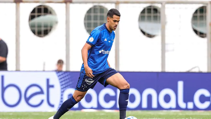 Lucas Oliveira jogador do Cruzeiro durante partida contra o Goias no estadio Independencia pelo campeonato Brasileiro A 2023.