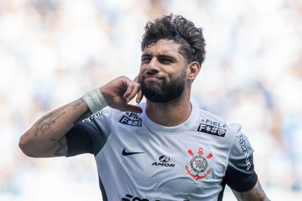 Yuri Alberto, jogador do Corinthians, comemora seu gol contra o Grêmio (Foto: Liamara Polli/AGIF)
