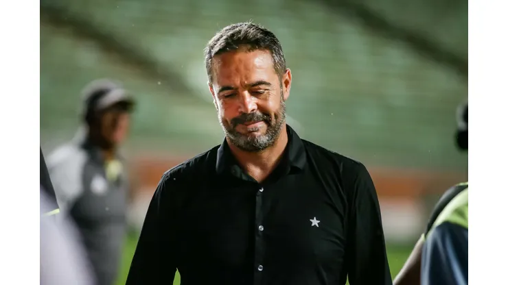 Artur Jorge confronto contra o Atlético-MG no Brasileirão 2024.