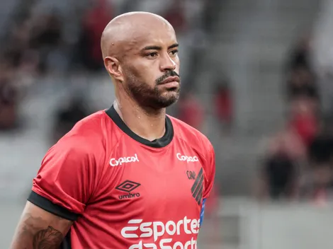 Athletico-PR entra em divergência com Thiago Heleno e zagueiro pode deixar o clube