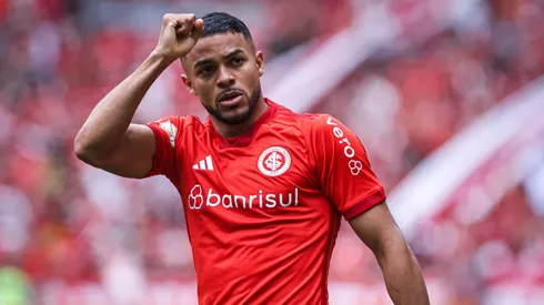 Wanderson jogador do Internacional comemora seu gol durante partida contra o Santos no estadio Beira-Rio pelo campeonato Brasileiro A 2023.