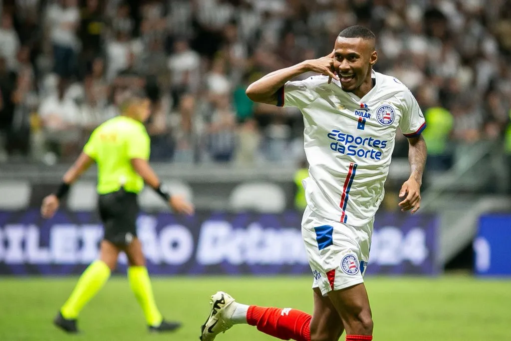 Ademir, jogador do Bahia, comemora seu gol contra o Atletico-MG (Foto: Fernando Moreno/AGIF)