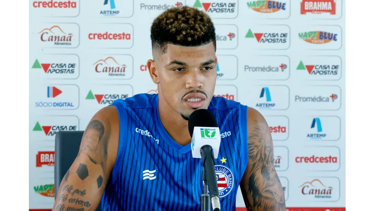 Foto: Felipe Oliveira / EC Bahia - Juninho durante entrevista coletiva no Bahia em 2020.