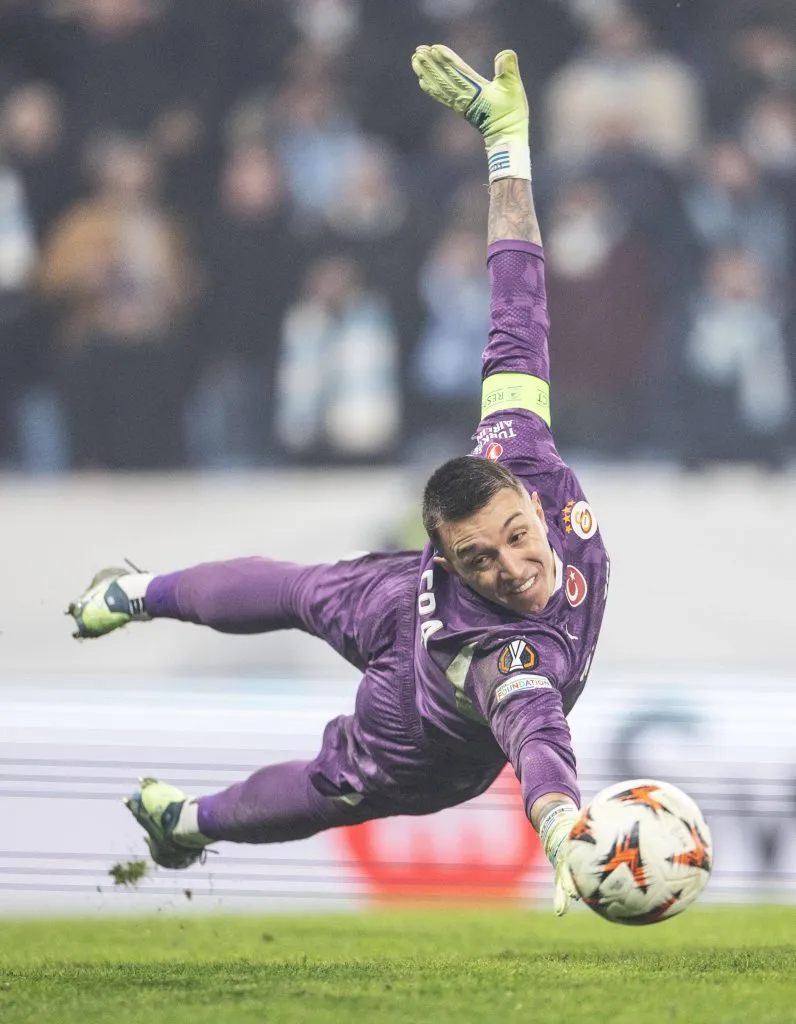 Muslera em partida contra o Malmo (Imagem: IMAGO)