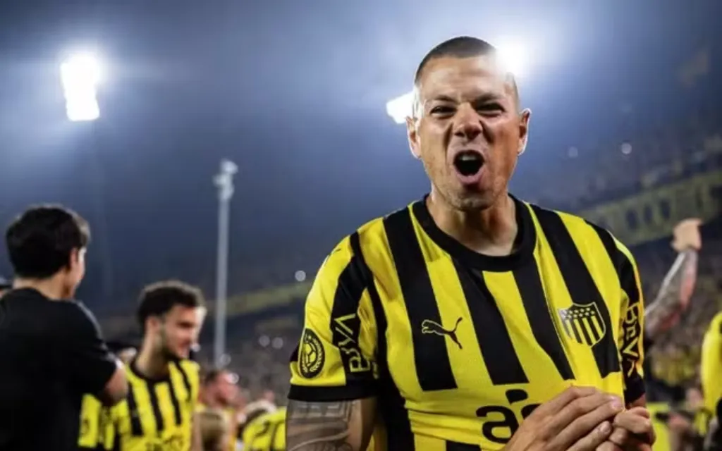 Léo Coelho interessa ao Furacão – Foto: Divulgação/Peñarol