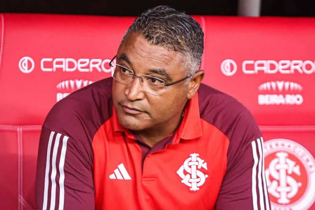 Roger Machado interessa ao Botafogo – Foto: Maxi Franzoi/AGIF.