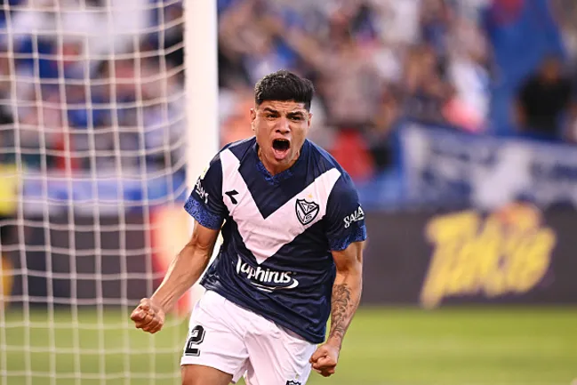 CLaudio Aquino jogando pelo Velez Sarsfield –  (Photo by Rodrigo Valle/Getty Images)