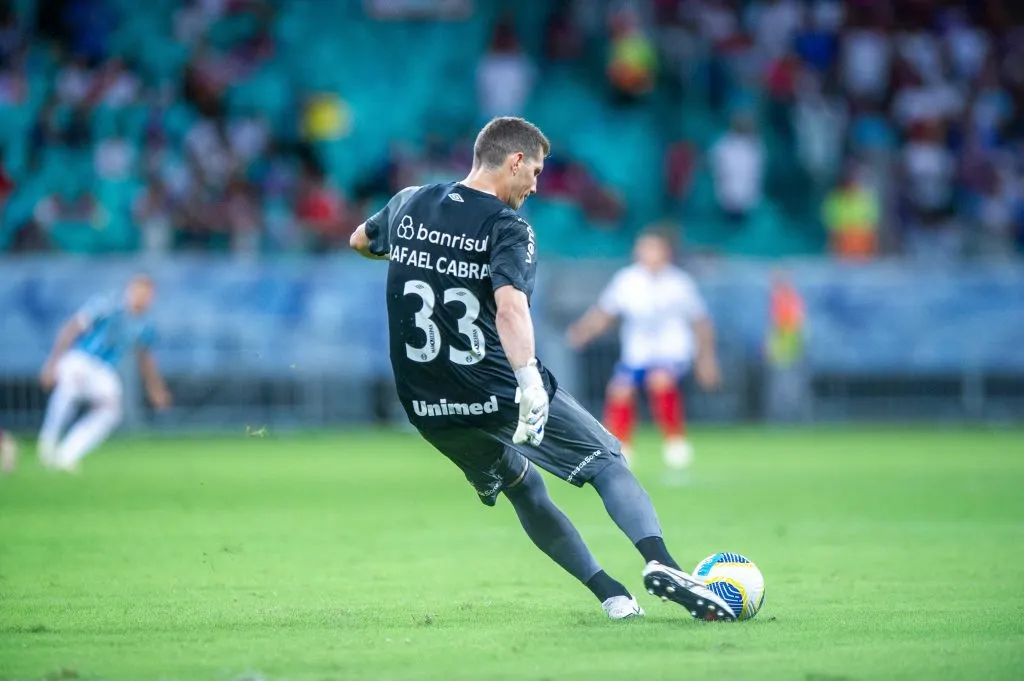 BA – SALVADOR – 27/04/2024 – BRASILEIRO A 2024, BAHIA X GREMIO – Rafael Cabral jogador do Gremio durante partida contra o Bahia no estadio Arena Fonte Nova pelo campeonato Brasileiro A 2024. Foto: Jhony Pinho/AGIF