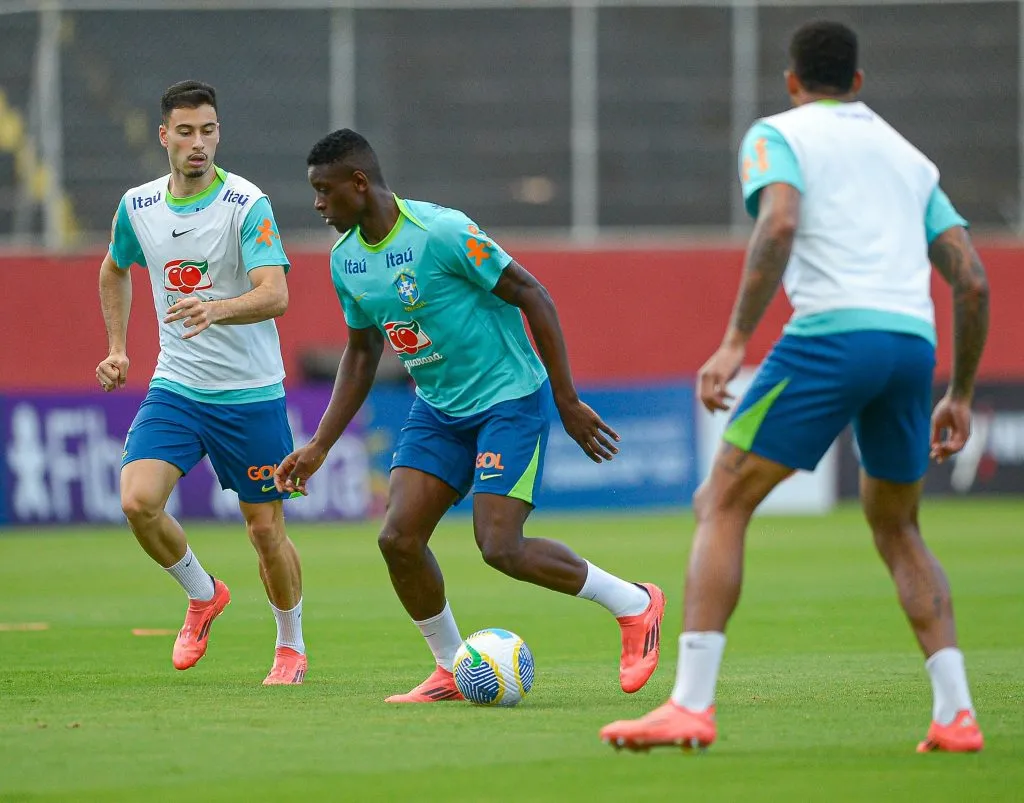 Luiz Henrique, jogador do Botafogo, durante treinamento com a Seleção Brasileira. Foto: Jhony Pinho/AGIF