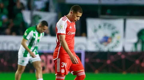 Gabriel Carvalho, jogador do Internacional, durante partida contra o Juventude pelo Brasileirão Betano.