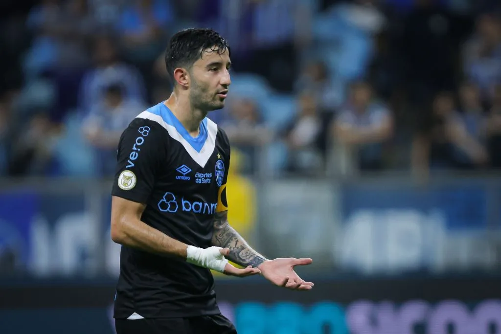 Mathias Villasanti, jogador do Grêmio, durante partida contra o Criciúma (Foto: Maxi Franzoi/AGIF)