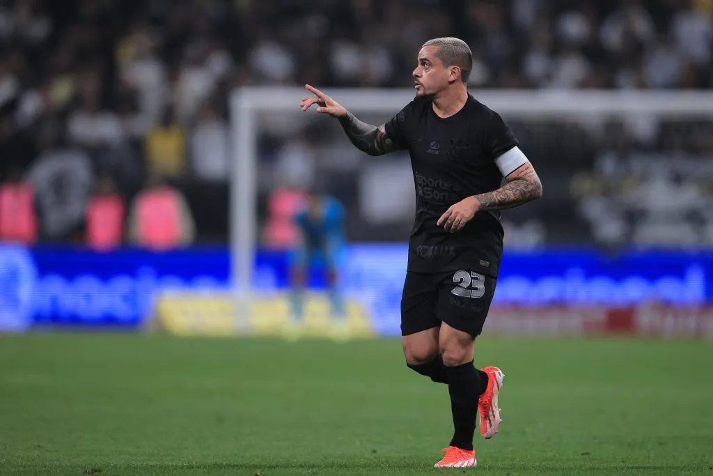 Fagner, lateral do Corinthians, está de saída para o Cruzeiro. Foto: Ettore Chiereguini/AGIF