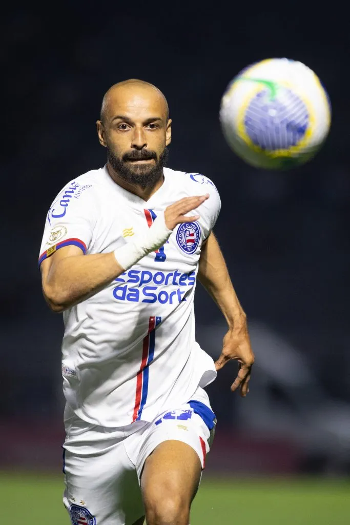 Thaciano, jogador do Bahia, durante partida contra o Bragantino (Foto: Fabio Moreira Pinto/AGIF)