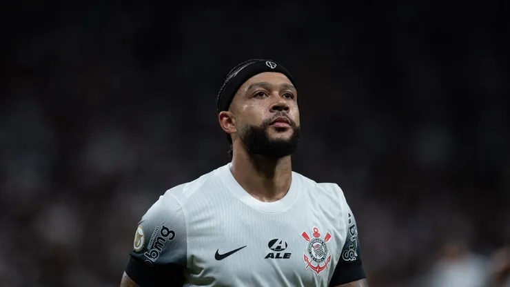 Depay em partida pelo Corinthians contra o Bahia (Imagem: Barreto/IMAGO)