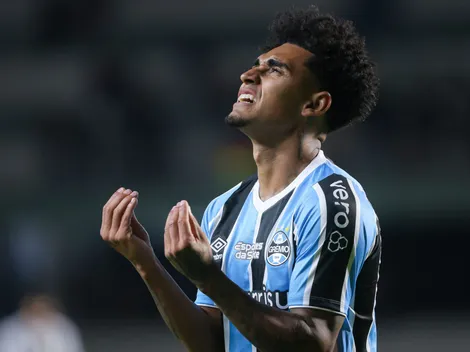 Grêmio toma atitude 'drástica' e define futuro de Du Queiroz
