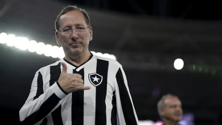 John Textor, dono da SAF do Botafogo, antes da partida contra o Vitória, pelo Brasileirão Betano (Imagem: Foto: Jorge Rodrigues/AGIF)