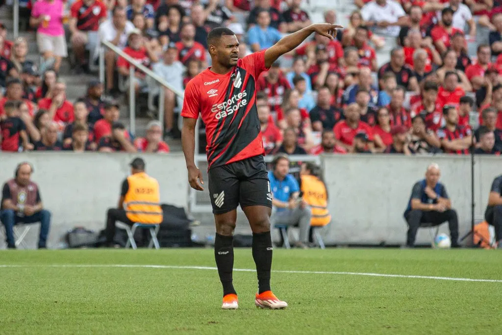 Nikão jogador do Athletico-PR durante partida contra o Vasco na Arena da Baixada pelo campeonato Brasileiro A 2024. Foto: Luis Garcia/AGIF