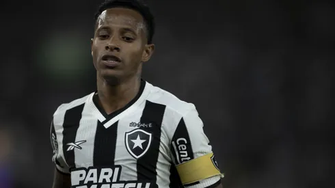 Tchê Tchê durante confronto contra o Athletico-PR no Brasileirão 2024.