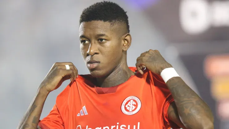 Vitao jogador do Internacional (RS) durante partida contra o Asa (AL) no estadio Coaracy da Mata Fonseca em Arapiraca (AL) pela copa do Brasil 2024, nesta quarta-feira (28).