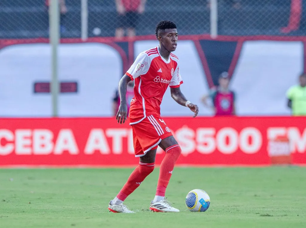 Vitao jogador do Internacional durante partida contra o Vitoria no estadio Barradao pelo campeonato Brasileiro A 2024. Foto: Jhony Pinho/AGIF