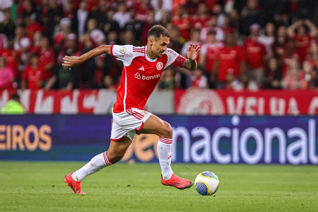 Alan Patrick, meia do Internacional, é um dos pilares na ‘arrancada’ do time no Brasileirão Betano. Foto: Maxi Franzoi/AGIF