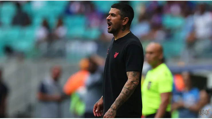 Foto: Cahuê Miranda/athletico.com.br - Lucho durante confronto contra o Bahia no Brasileirão 2024.
