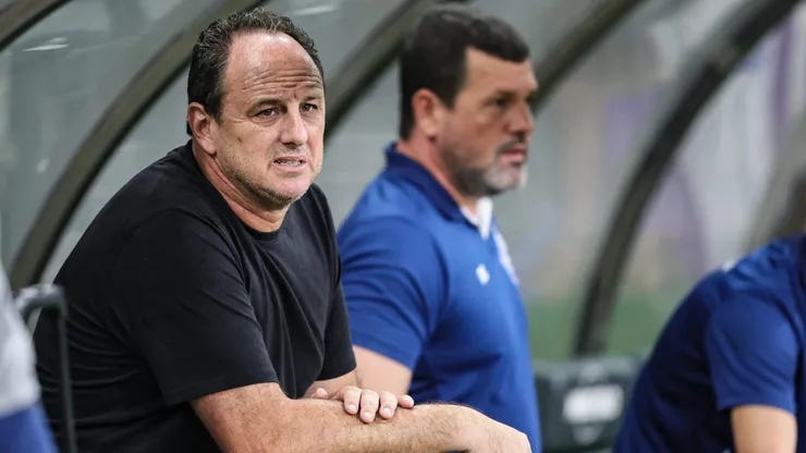 Rogerio Ceni, técnico do Bahia, durante partida contra o Cruzeiro (Foto: Gilson Lobo/AGIF)