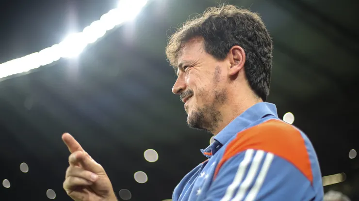 Fernando Diniz, técnico do Cruzeiro, durante partida contra o Criciuma, pelo Brasileirão Betano.