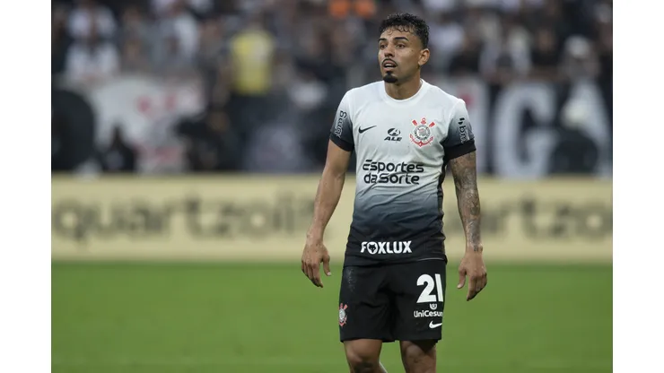 Matheus Bidu durante confronto contra o Flamengo na Copa do Brasil 2024.