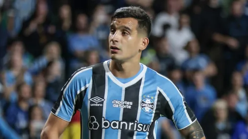 Franco Cristaldo, jogador do Grêmio, durante partida contra o Estudiantes (Foto: Robson Mafra/AGIF)